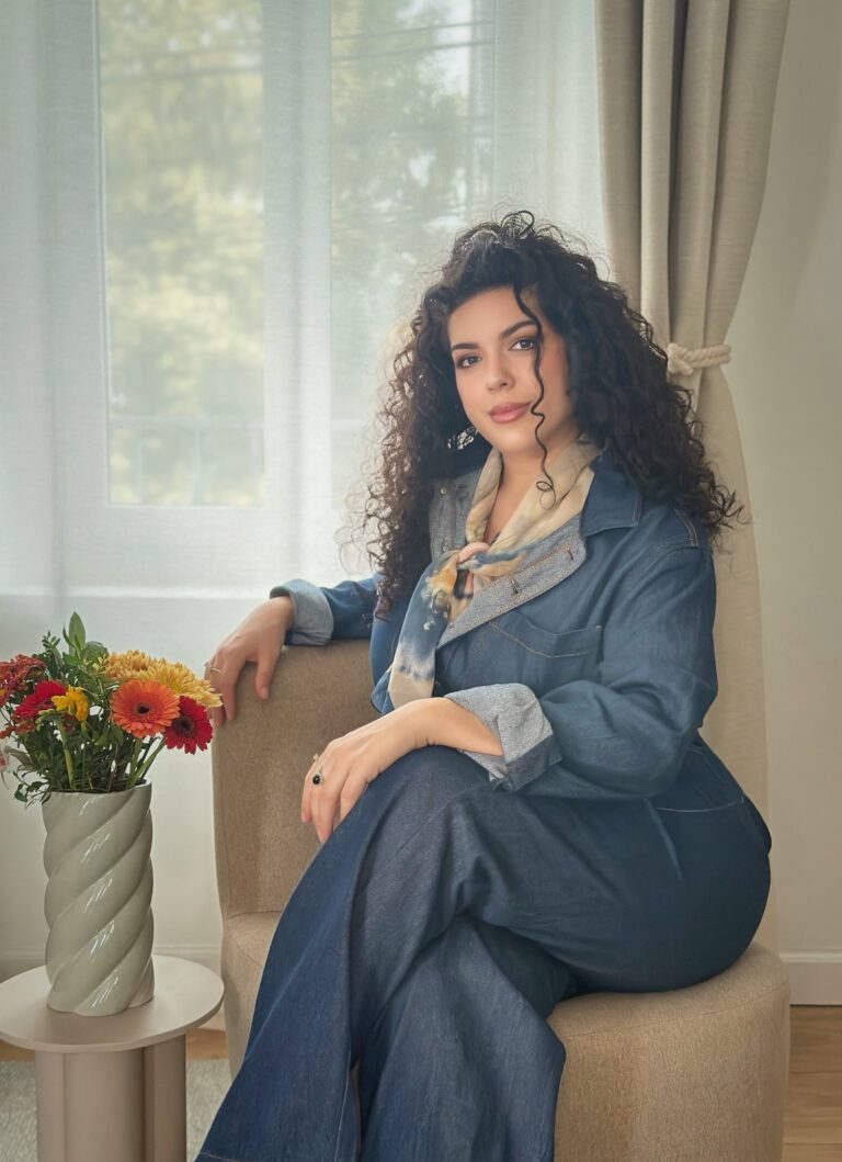 Maria Ortega, Décoratrice d'intérieure